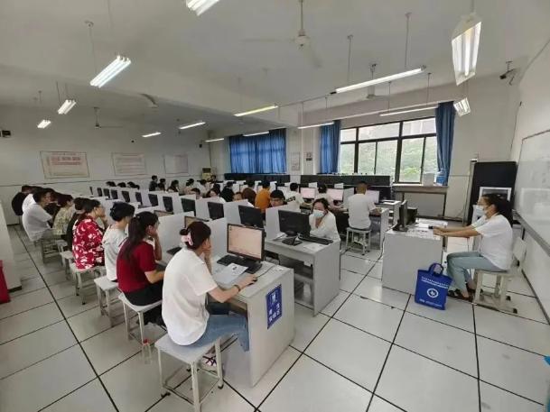 江苏无锡市2023年国家医师资格考试医学综合考试顺利完成
